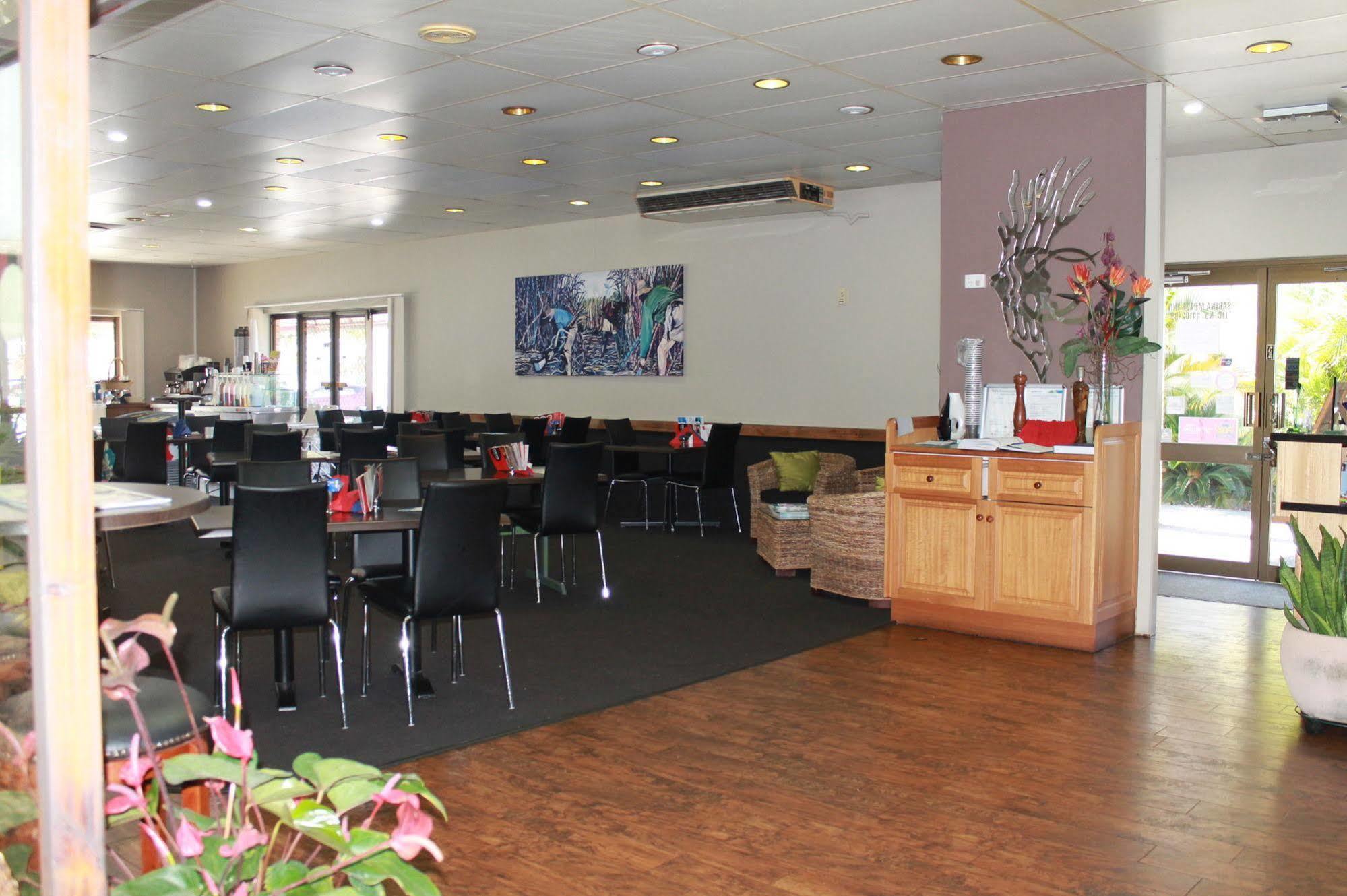 Sarina Motor Inn Zewnętrze zdjęcie